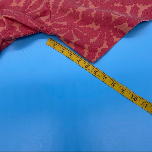 The North Face Women’s All Over Print Orange / Red Logo Patch Shorts Size 6 - Picture 4 of 7